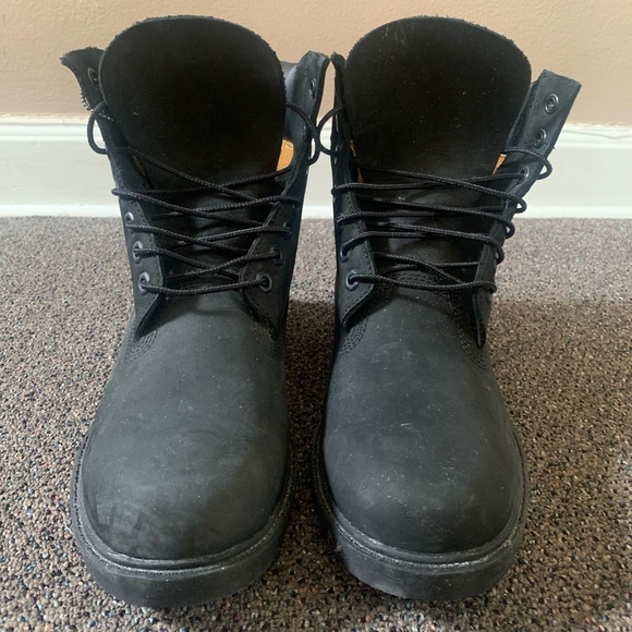 Black Timberlands Size-8.5 - Picture 1 of 5